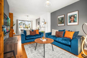 Birmingham City Centre - 3 Bedroom House - Parking - Netflix - Wifi - Up to 7 Guests -12W